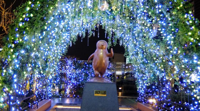 Suica(スイカ）のペンギン像とSuica(スイカ）のペンギン広場のイルミネーション2017-2018