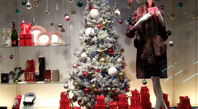 新宿タカシマヤのクリスマスショーウィンドウ